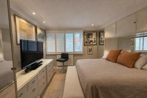 Stunning Flat in Chelsea, Kings Road with Balcony