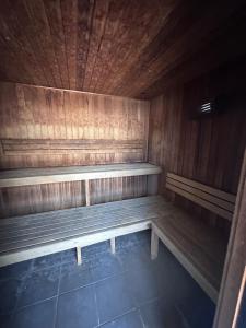 Endless Summer 2BR Apartment with Private Beach