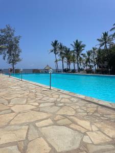 2 bedroom beachfront