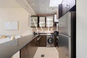 Cozy Studio with City Views Pool & Gym