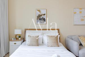 Cozy Studio with City Views Pool & Gym