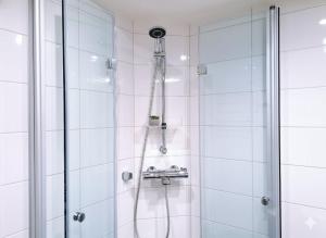 Nature-Inspired Cozy Retreat w Balcony Near Train