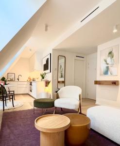 Chic Loft by Castle&Danube Old town Free Parking