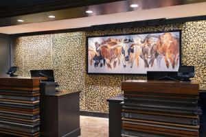 Renaissance Austin Hotel