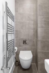 Spacious 2 Bed 2 Bath London Home - Battersea, Nine Elms, US Embassy