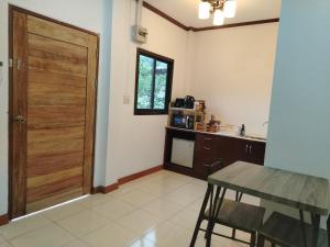 guesthouses at Kantiang Bay3
