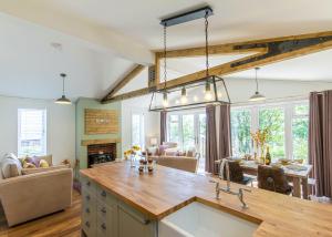 Caddys Corner Lodges