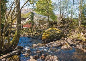 Glen Clova Lodges