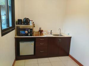 Dnyna guesthouses at Kantiang Bay3