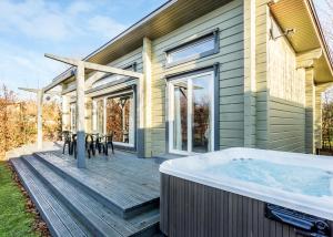 Roydon Marina Village