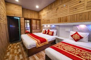 Hotel Naini -Lake -View Near The Mall Road - Restaurant And Free WifiRooms - Prime Location - Best Hotel