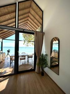 The Cosy Sunset Beach Resort