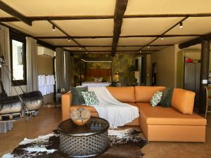 Naughty by Nature - Adults-Only Luxury Cabin on the Garden Route