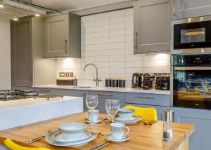 Elton Furze Retreats