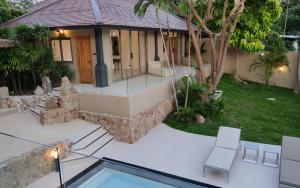 Villa Louise Choengmon bay koh Samui beach, 3 bedrooms, 8 guests, pool and garden