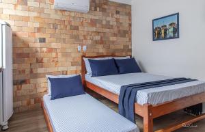 APART STUDIOS PONTAL - Aeroporto a 300 m - Praia 1,5 Km - Centro 2,5 Km - Cozinha Privativa - Mercado GBARBOSA e Padaria 450 m - Próx diversos Comércios a pé - Ar condic - Studios de 15 a 38 m2 Bem Equipados e Funcionais - Ideal Turismo e Trabalho