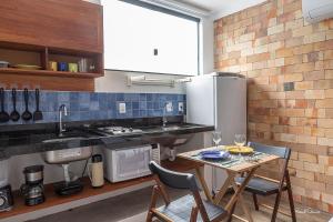 APART STUDIOS PONTAL - Aeroporto a 300 m - Praia 1,5 Km - Centro 2,5 Km - Cozinha Privativa - Mercado GBARBOSA e Padaria 450 m - Próx diversos Comércios a pé - Ar condic - Studios de 15 a 38 m2 Bem Equipados e Funcionais - Ideal Turismo e Trabalho