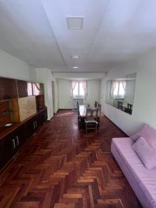 Depto 2 amb para 4 centro doble balcón