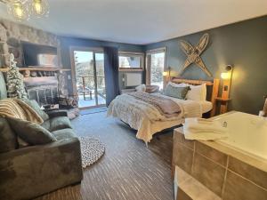 NEW Studio Condo Ski in out in unit jet spa tub