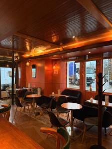 Brit Hotel LArrivée Guingamp