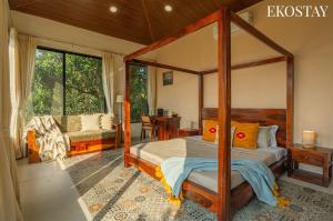 EKOSTAY - Brick Wood