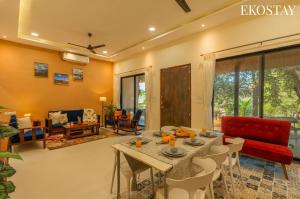 EKOSTAY - Brick Wood