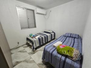 H 432 Apartamento mobiliado 02 quartos com estacionamento