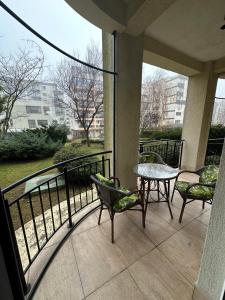 Apartament Modern & Spatios - La 2 minute de Mare