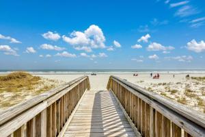 Cherry Grove 2BR, Steps to Beach