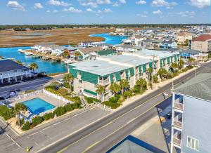 Cherry Grove 2BR, Steps to Beach