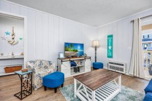 Cherry Grove 2BR, Steps to Beach