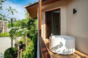 Natural Beach Resort Thasala