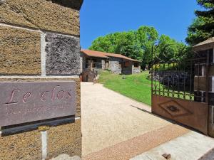 Chambre Chez "Tsoussou", Le Clos des Pierres Rouges