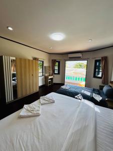 Villa Mayfair 4 bedrooms sea view with pool table