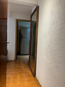 Departamento 2 ambientes, cerca del Shopping Aldrey y calle Guemes