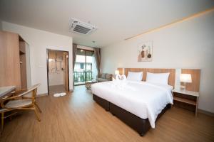 Natural Beach Resort Thasala