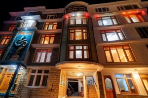 4Everstay Grand Luxury Sambhala Premium Rooms Free Parking & Wifi !!! Top Rated & Best Selling Hotel In Manali