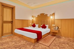 4Everstay Grand Luxury Sambhala Premium Rooms Free Parking & Wifi !!! Top Rated & Best Selling Hotel In Manali