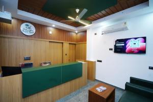 Palm Wave Beach Resort