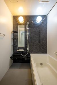 Haneda Hub 7km to HND- 6min Walk to Omori Stn