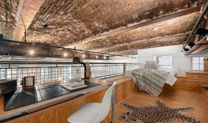 Sun-Filled Luxury Historic 2 Bedrooms apto