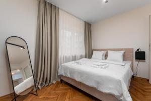 Apartment Sady Żoliborskie by Your Freedom