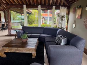 Búzios Prime: Vista Mar, 50m da Praia da Ferradura, 8 suites