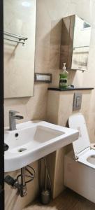 Blue Bell Banquet Halls & Home Stay, Backpackers Hostel