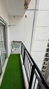 Wolfies Den 2BHK near BIEC, IKEA, KCSA Stadium