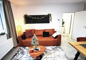 Getaway Apartment mit Balkon - großem Doppelbett & Schlafsofa für insg 4 Pers - ruhig gelegen, ideal zum Wohlfühlen&Ankommen - Kinderbett&Hochstuhl - Messe Düsseldorf&Essen - S-Bahn