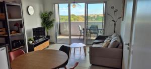 Iconic 652, T2 vue mer, bien équipé, centre port