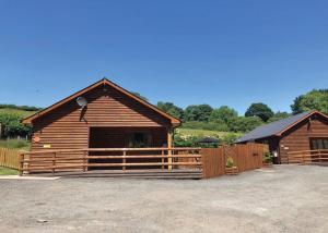 Heartsease Lodges
