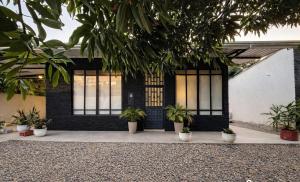 Villa Tranquila - Paraíso Privado con Piscina y Amplios Espacios Naturales con Casa Campestre