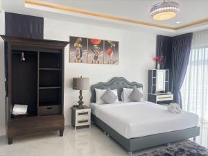 Villa Fiesta, 5bd, palace